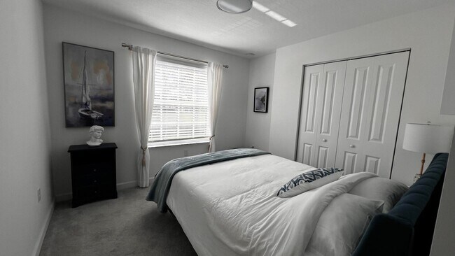 Foto del edificio - 6911 Broadwater Ln