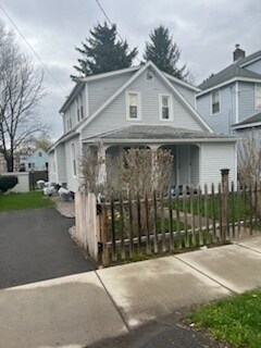 Primary Photo - 232 Hall Ave. - 3 bedroom / 1 bathroom - $...