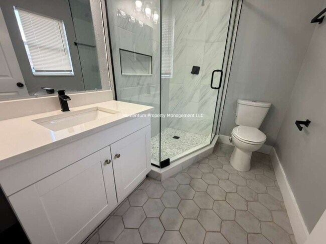 Foto del edificio - 6409 N 41st St