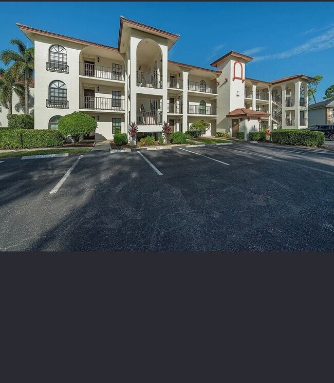 Foto del edificio - ***LELY GOLF ESTATES***SEASONAL OR ANNUAL FURNISHED RENTAL***AVAILABLE***