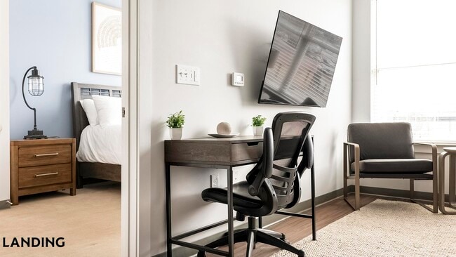 Building Photo - 302 13th St S