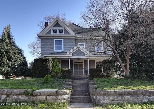 Building Photo - 1319 Willow Ave