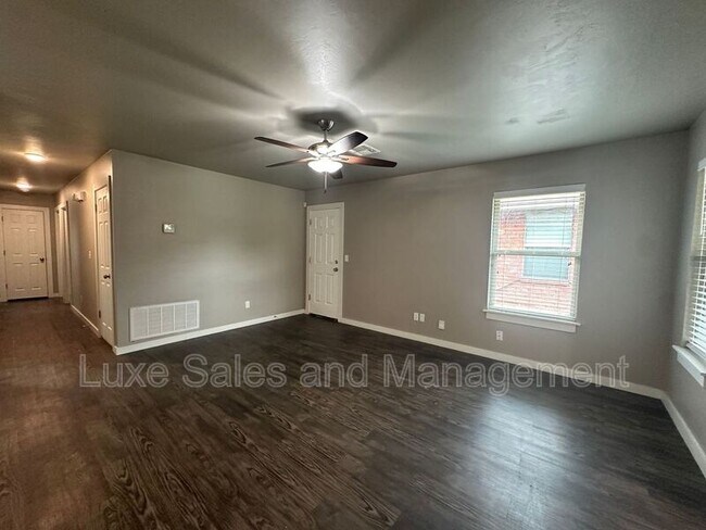 Foto del edificio - 797 SW 13th St