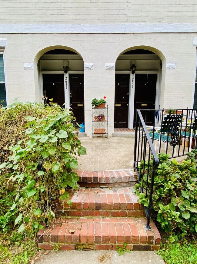 Foto del edificio - 2623 Floyd Ave