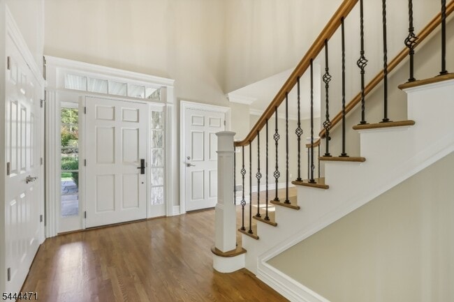 Building Photo - 5 Winding Way