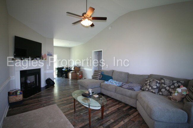 Building Photo - 402 North Landing Drive Goldsboro NC 27534