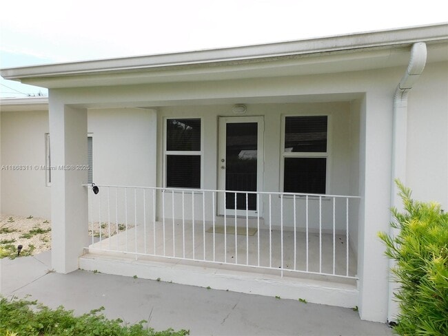 Building Photo - 108 NW 48th Ave