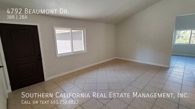 Foto del edificio - 4792 Beaumont Dr