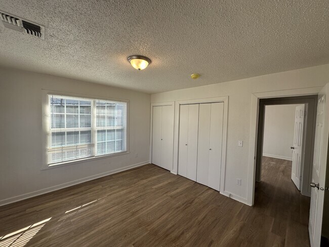 Foto del edificio - 1008 S 14th St