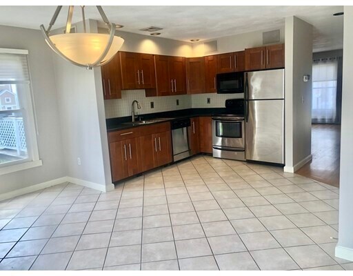 Building Photo - 12 Camelot Dr
