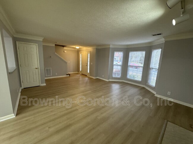 Building Photo - 2757 Welshcrest Dr