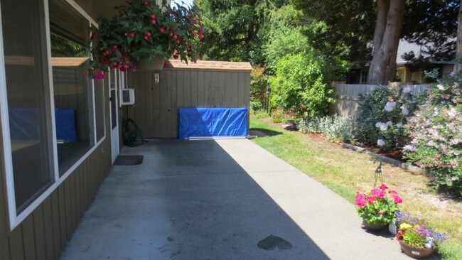 Building Photo - Condo in Edmonds - College Place