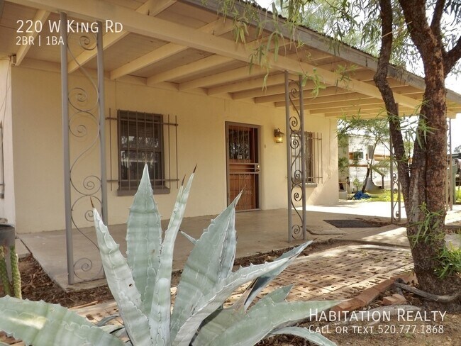 Cozy Vintage 2Bd/1Ba with a Spacious Backy... photo'