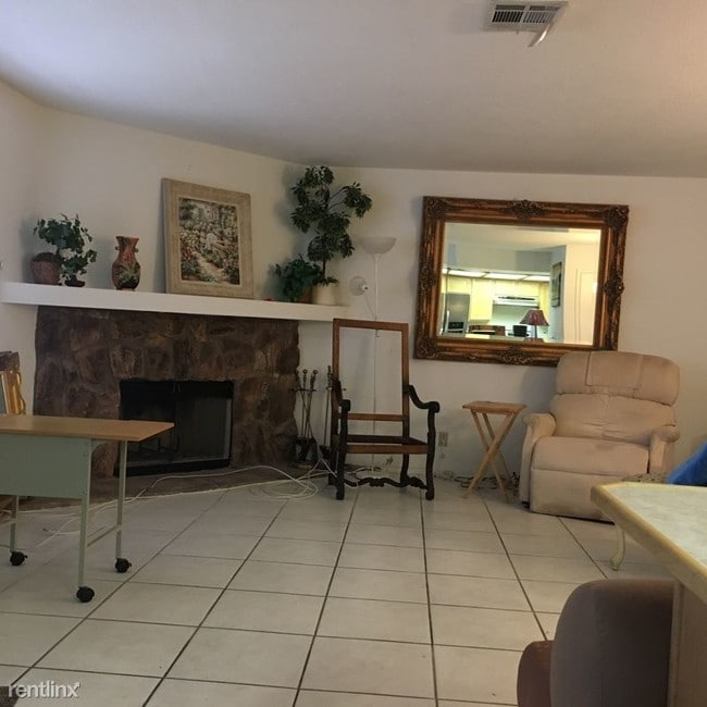 Building Photo - 2 br, 2 bath Condo - 909 Sulphur Springs Lane