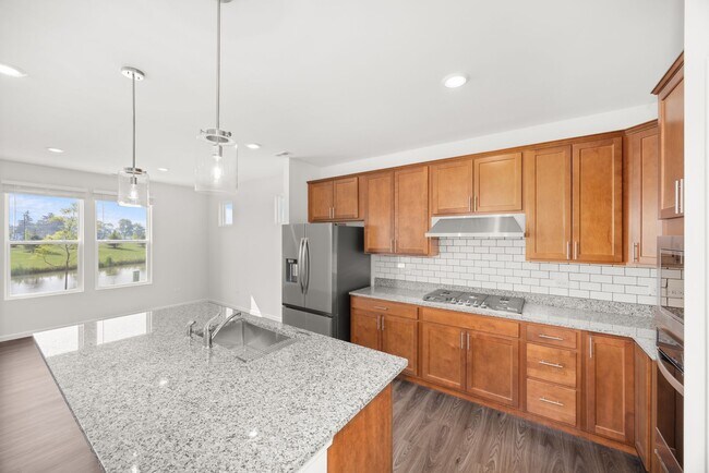 Foto del edificio - BRAND NEW Polo Club Naperville with Two Ma...