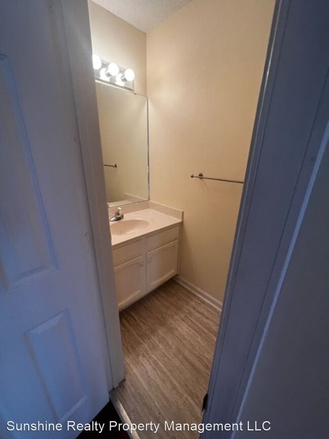 Building Photo - 4 br, 2.5 bath House - 3609 Riverwood Ct