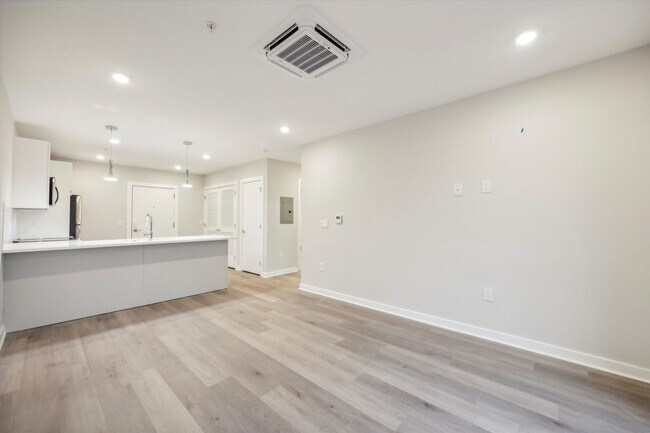 Interior Photo - The Peak at Scotts Lane