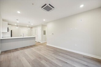 Interior Photo - The Peak at Scotts Lane