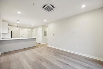 Interior Photo - The Peak at Scotts Lane