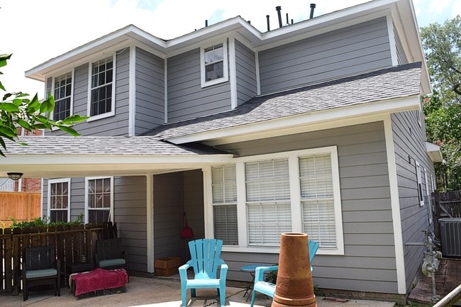 Building Photo - 2324 Sheridan St