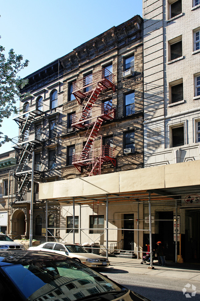 Building Photo - 166 W 83rd St