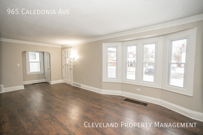 Foto del edificio - Updated Cleveland Heights Home