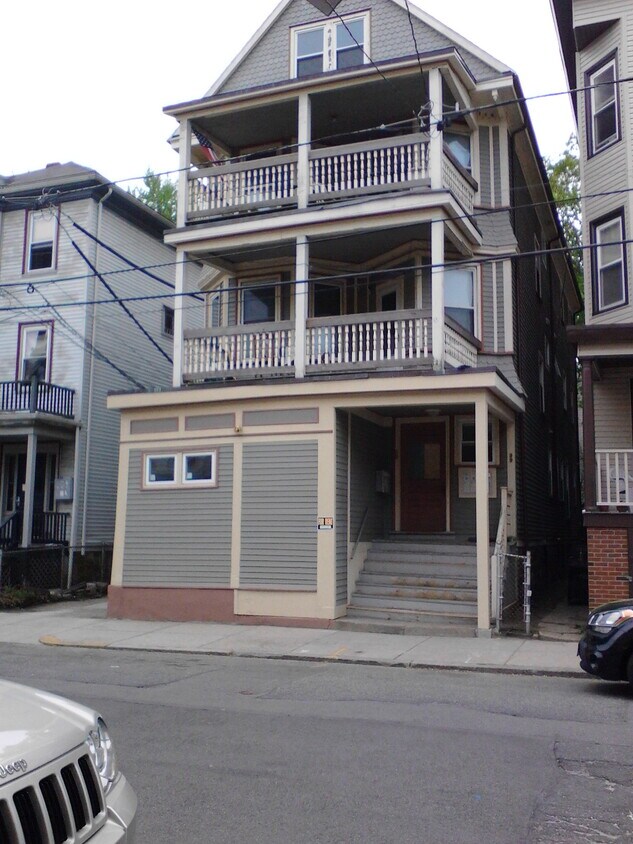 Primary Photo - 99 Calumet St