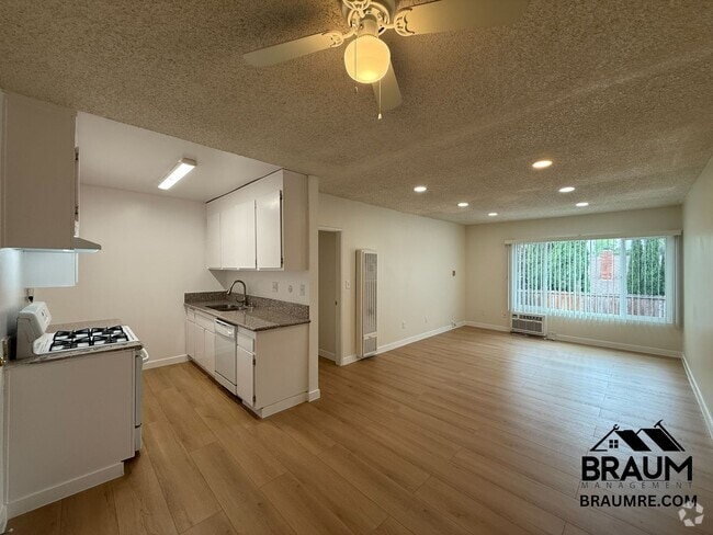 Building Photo - 5461 Kester Ave