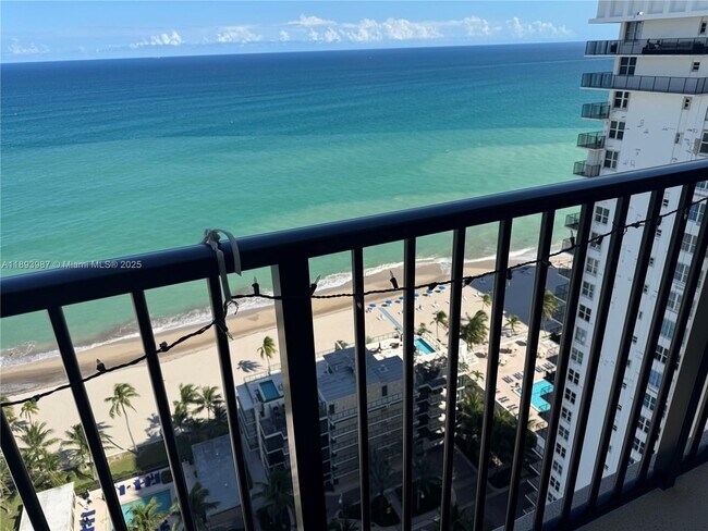 Foto del edificio - 2101 S Ocean Dr