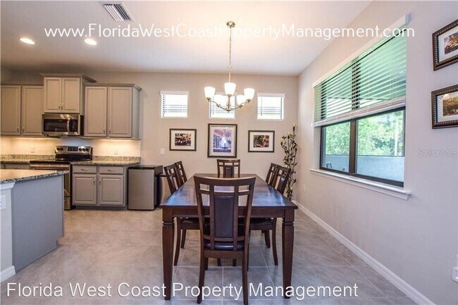 Building Photo - 4 br, 2 bath House - 11960 Blazing Star Dr