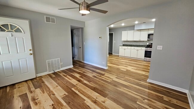 Foto del edificio - 231 Shamrock Rd