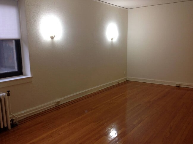 Interior Photo - Palisades Towers