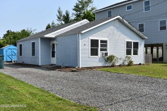 Building Photo - 8 Lake Superior Dr