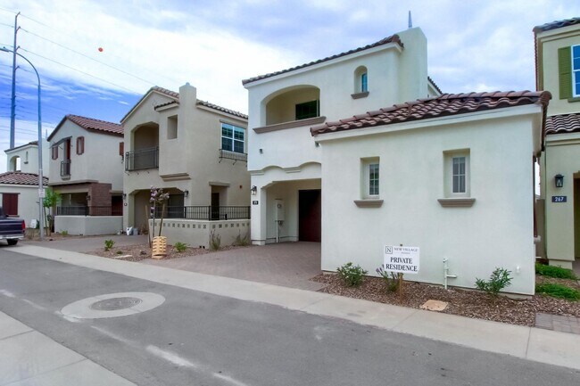 Foto del edificio - 4 Bedroom single family home in Chandler