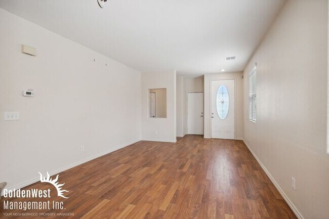 Building Photo - Single Story 4Bdm 3Ba Gated Comunity