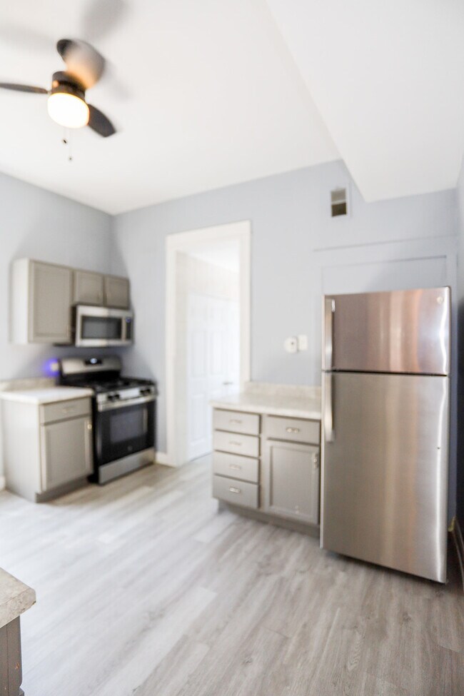 Foto del edificio - 3525 W Dickens Ave