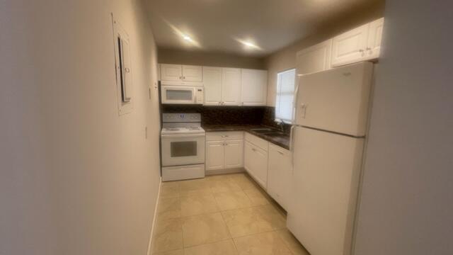 Building Photo - 353 Lake Dora Dr