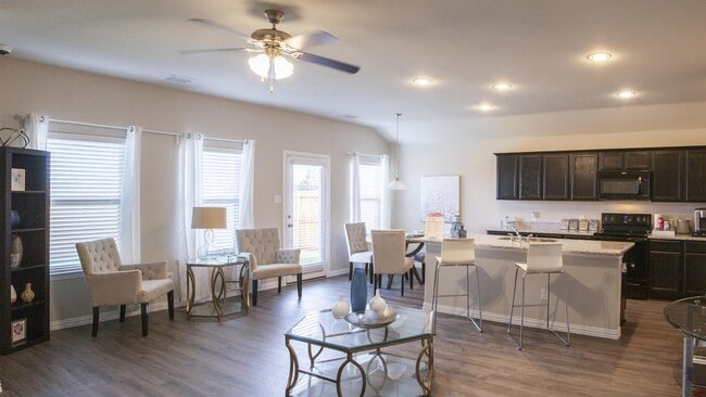 Building Photo - 10104 Spice Ln
