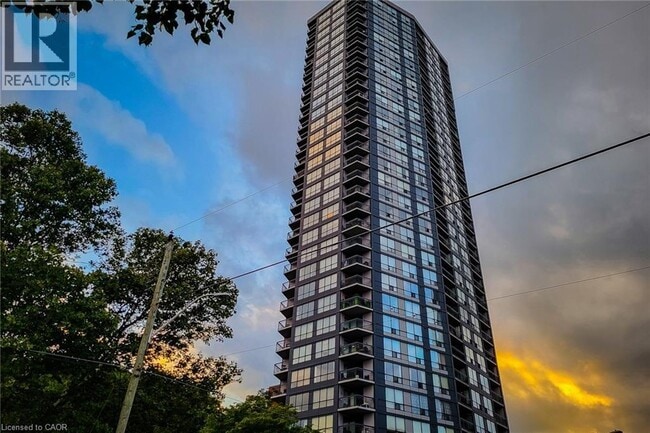 Building Photo - 150 Charlton Ave E
