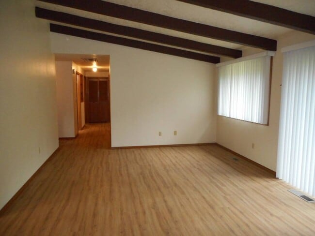 Foto del edificio - Cul-de-Sac Comfort Meets South Salem Charm