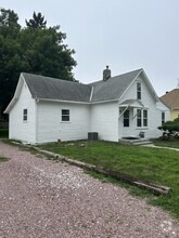 Building Photo - 1105 Hayes Ave