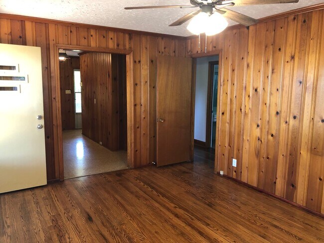 Building Photo - For Rent In Davie Co!