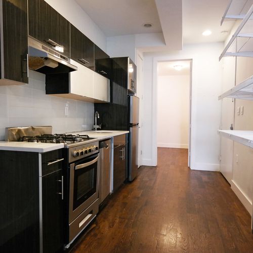 Building Photo - 287 Troutman St