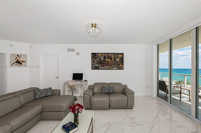 Foto del edificio - 16699 Collins Ave