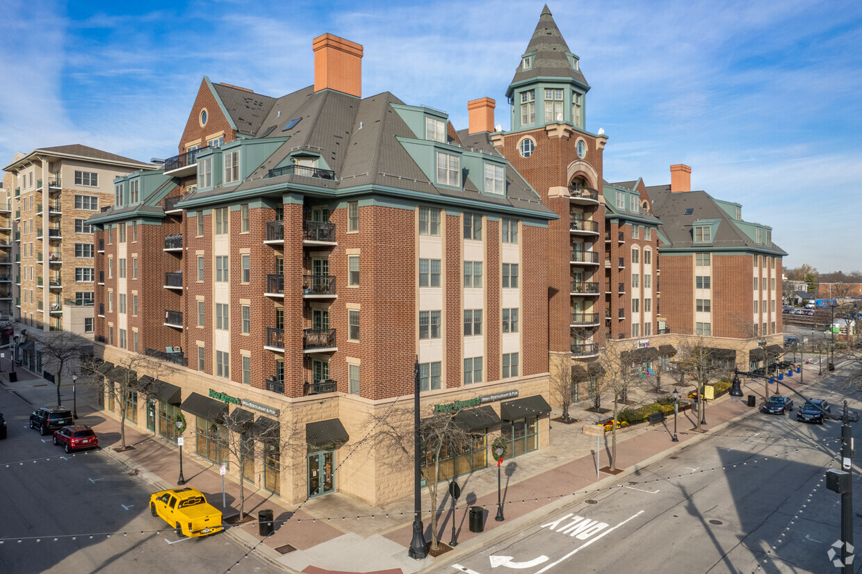 Primary Photo - Wing Street Condominium