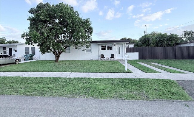 Foto del edificio - 11020 SW 42nd Terrace