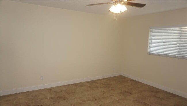 Foto del edificio - 210 Foxwood Dr