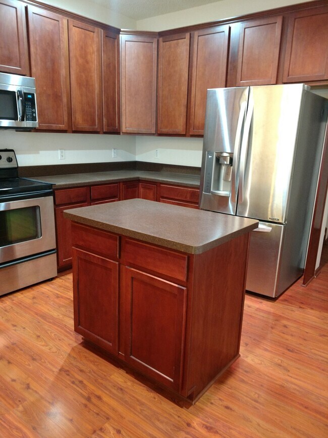 Foto del edificio - 900 Willow Glen Dr