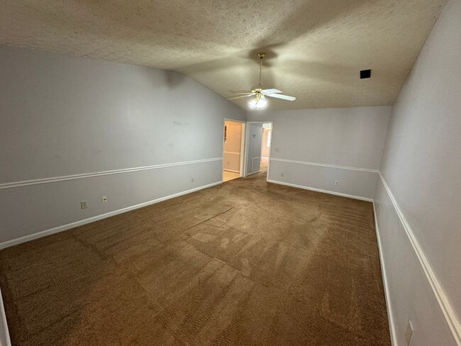 Foto del edificio - 416 Leighton Ave