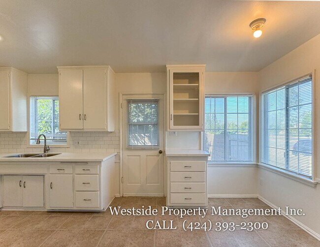 Foto del edificio - 11000 Culver Blvd